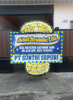 Papan Bunga Duka di Rantau Utara