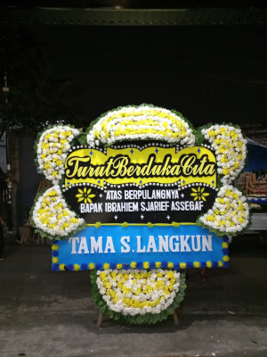 Papan Bunga Duka di Rantau Utara